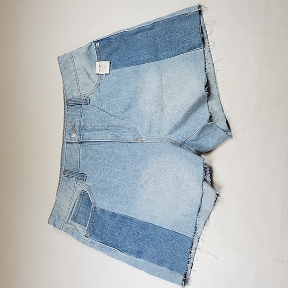Time and Tru Patchwork Jean Shorts Size 12 - Picture 1 of 8